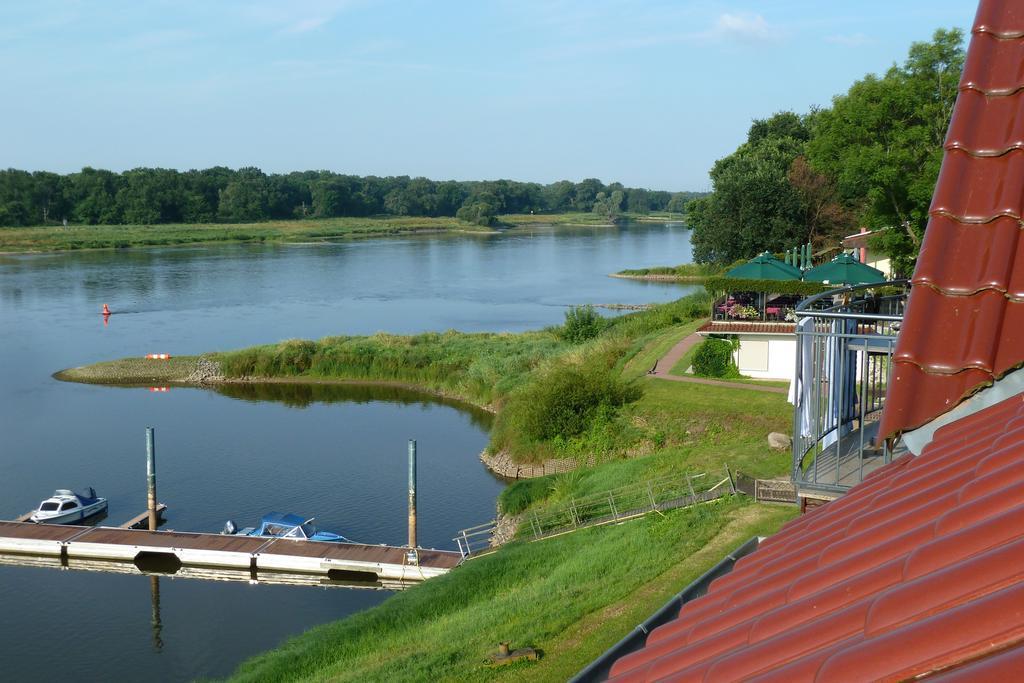 Elbterrassen Zu Brambach Hotel Dessau-Rosslau Buitenkant foto