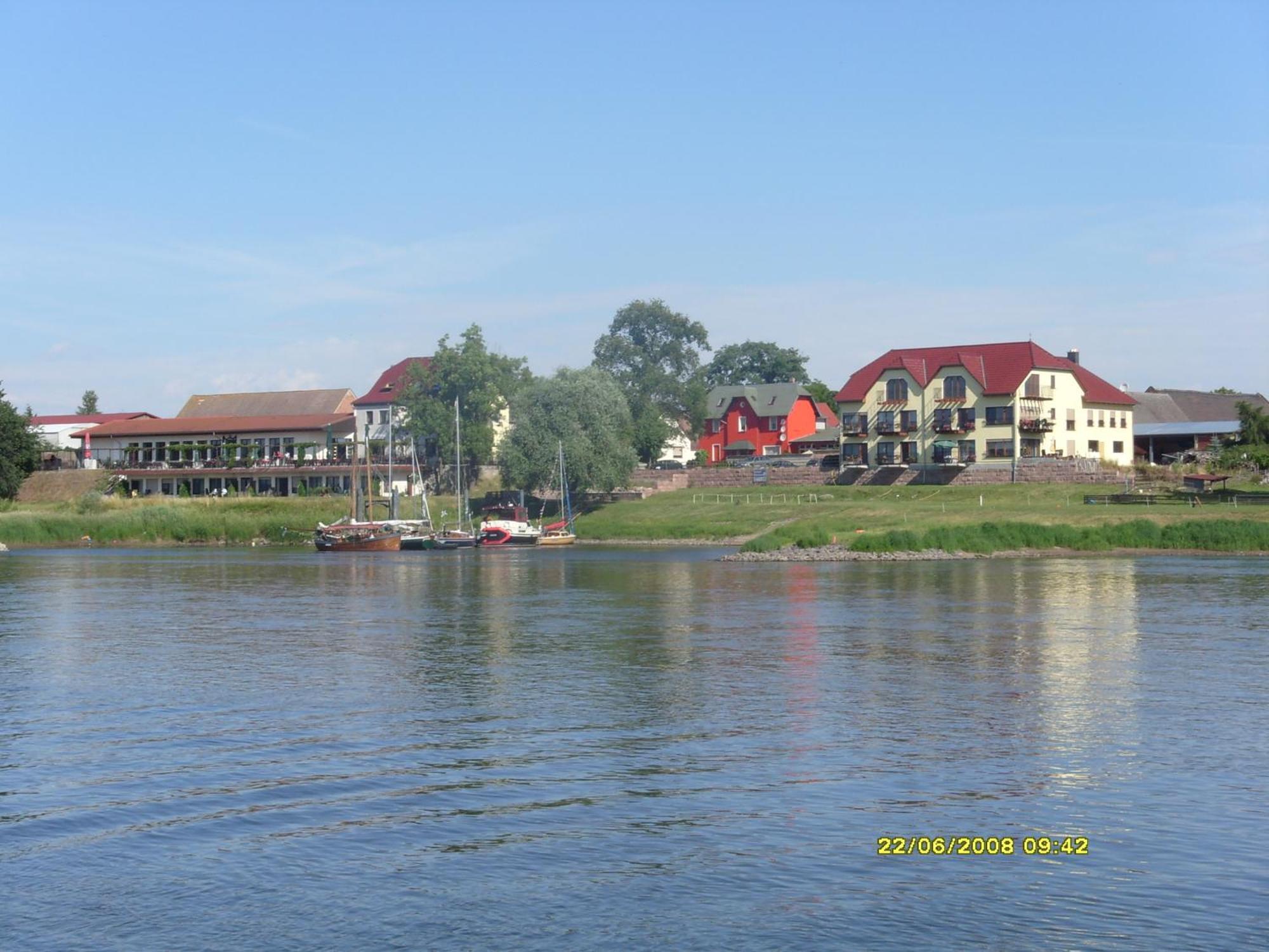 Elbterrassen Zu Brambach Hotel Dessau-Rosslau Buitenkant foto