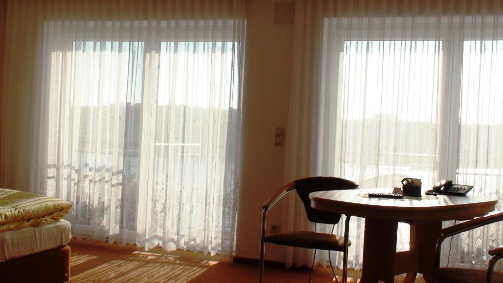 Elbterrassen Zu Brambach Hotel Dessau-Rosslau Buitenkant foto
