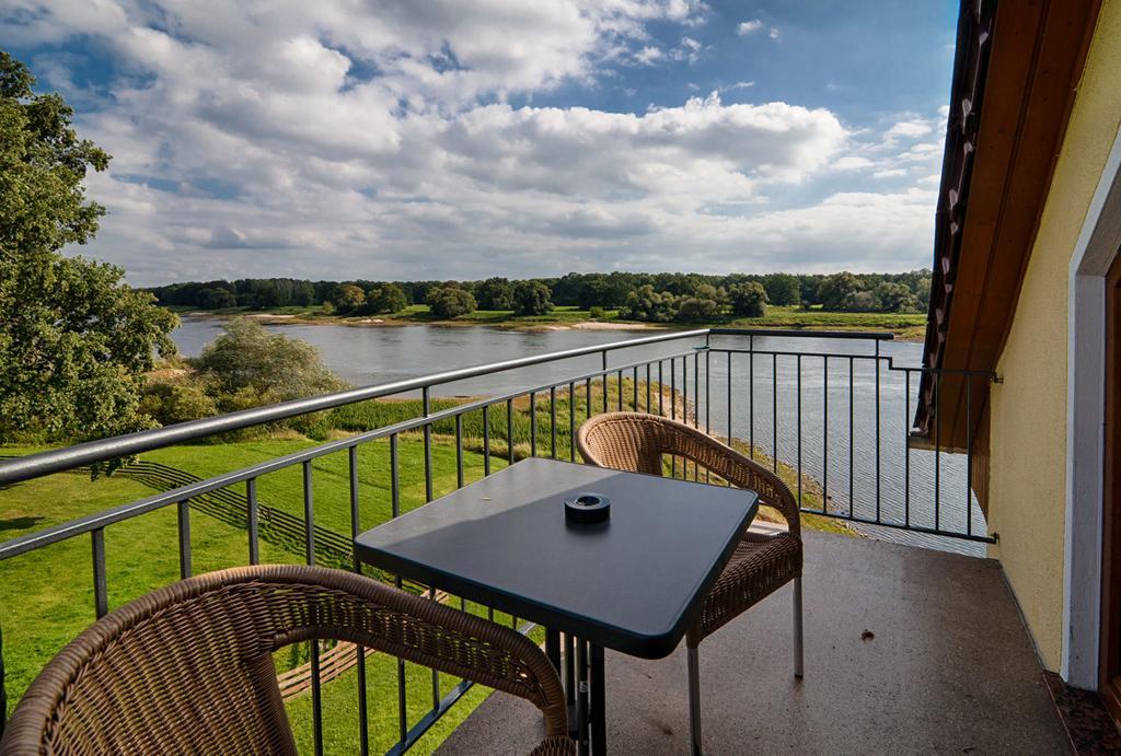 Elbterrassen Zu Brambach Hotel Dessau-Rosslau Buitenkant foto