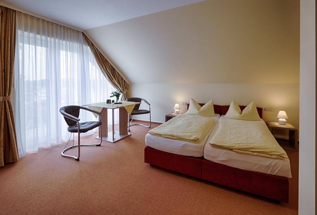 Elbterrassen Zu Brambach Hotel Dessau-Rosslau Buitenkant foto