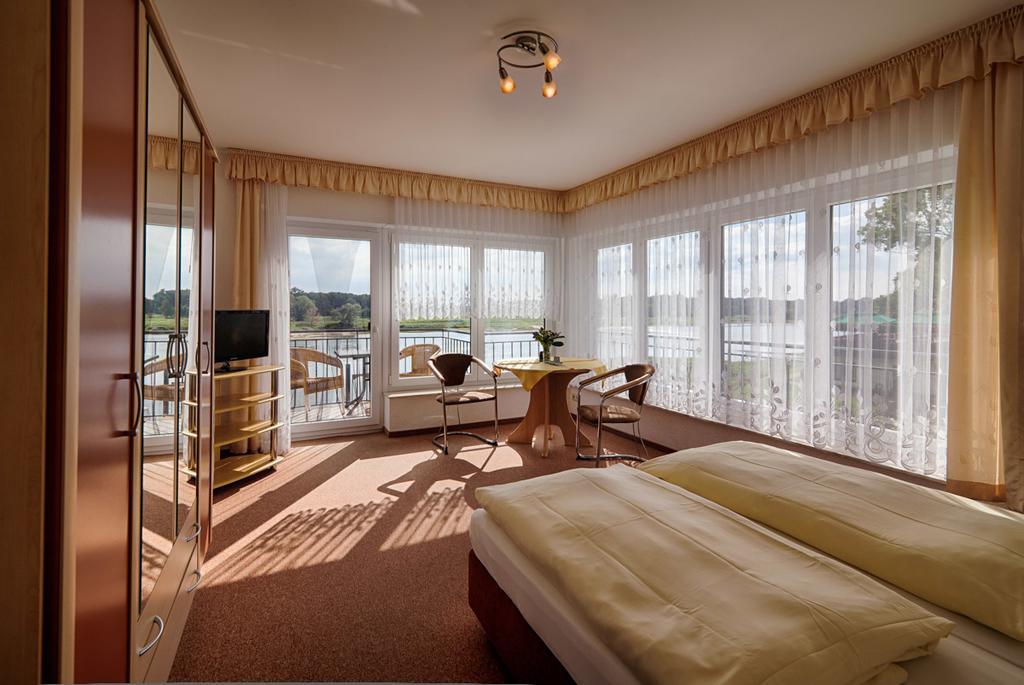 Elbterrassen Zu Brambach Hotel Dessau-Rosslau Buitenkant foto